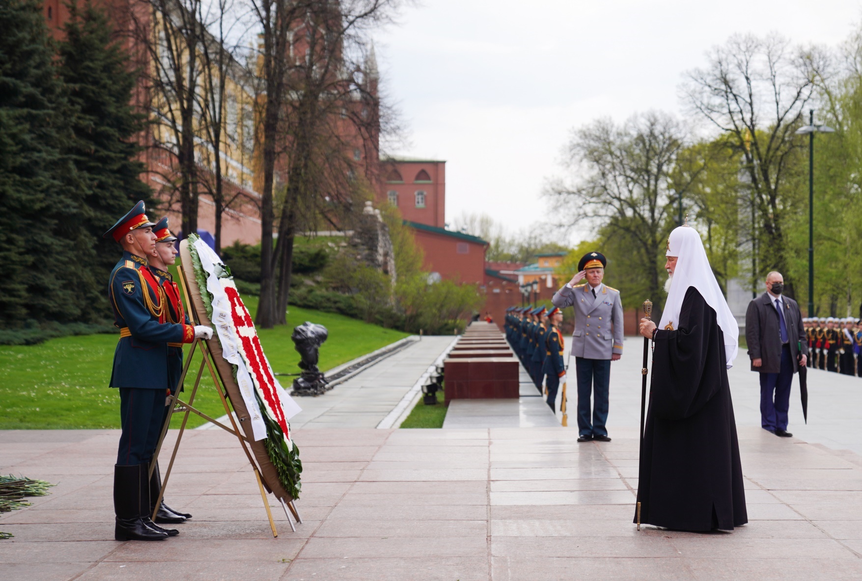 Patriarch Kirill at the Tomb of the Unknown Soldier at the Kremlin Wall, Moscow, May 2022