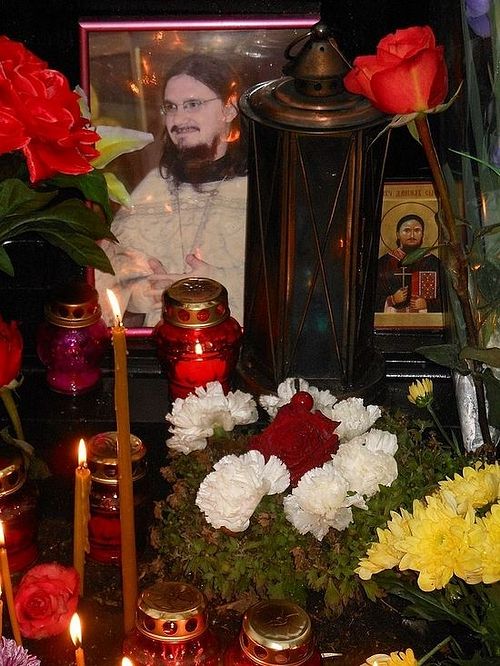 Memorial shrine at the grave of Hieromartyr Daniel Sysoev