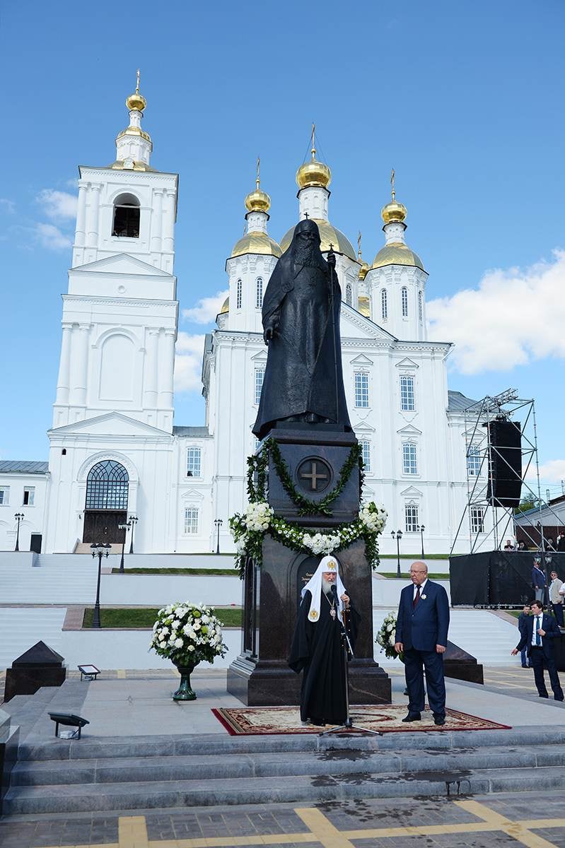 Patriarch Kirill speaks at the unveiling of the Patriarch Sergius monument in Arzamas, August 2017